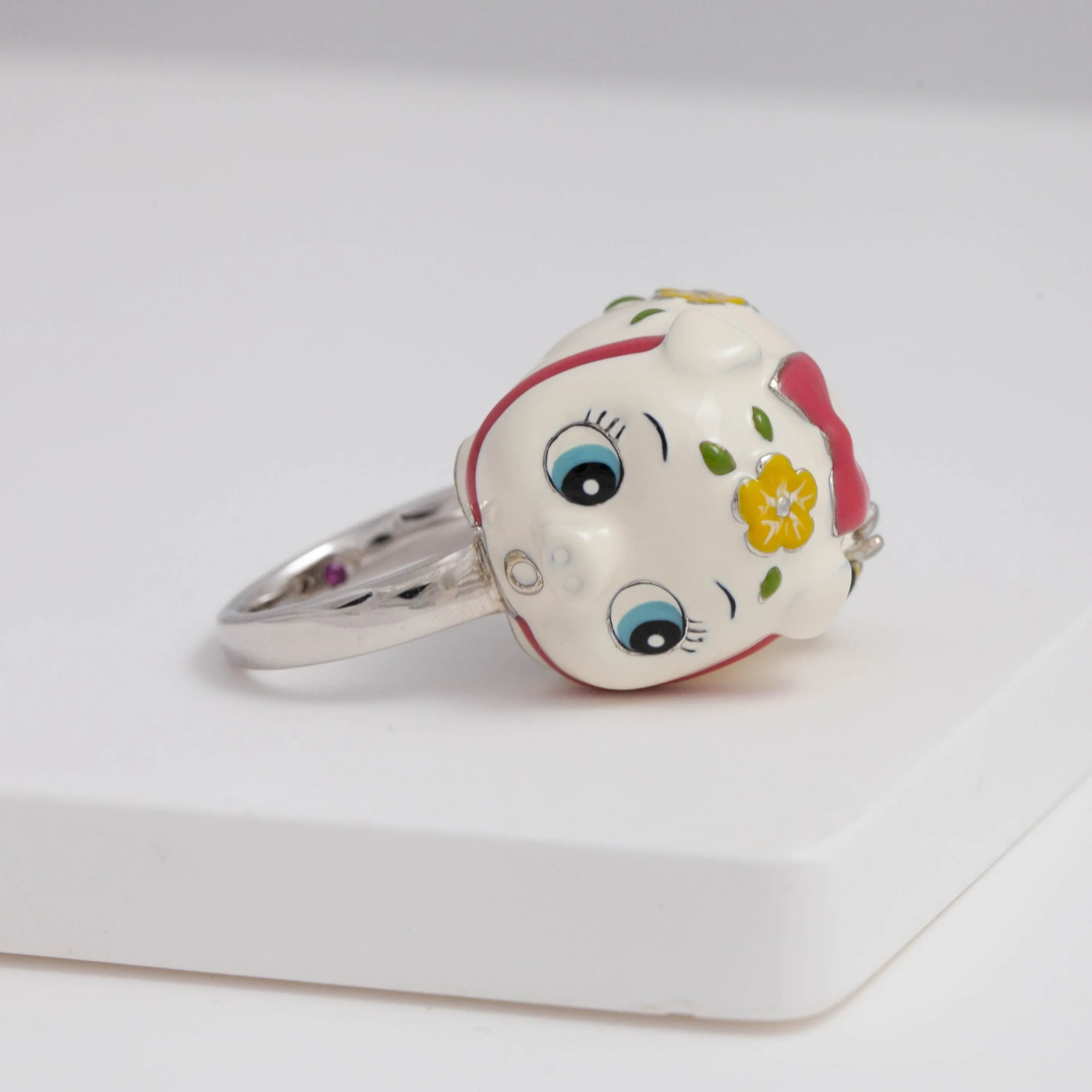 White piggy bank ring